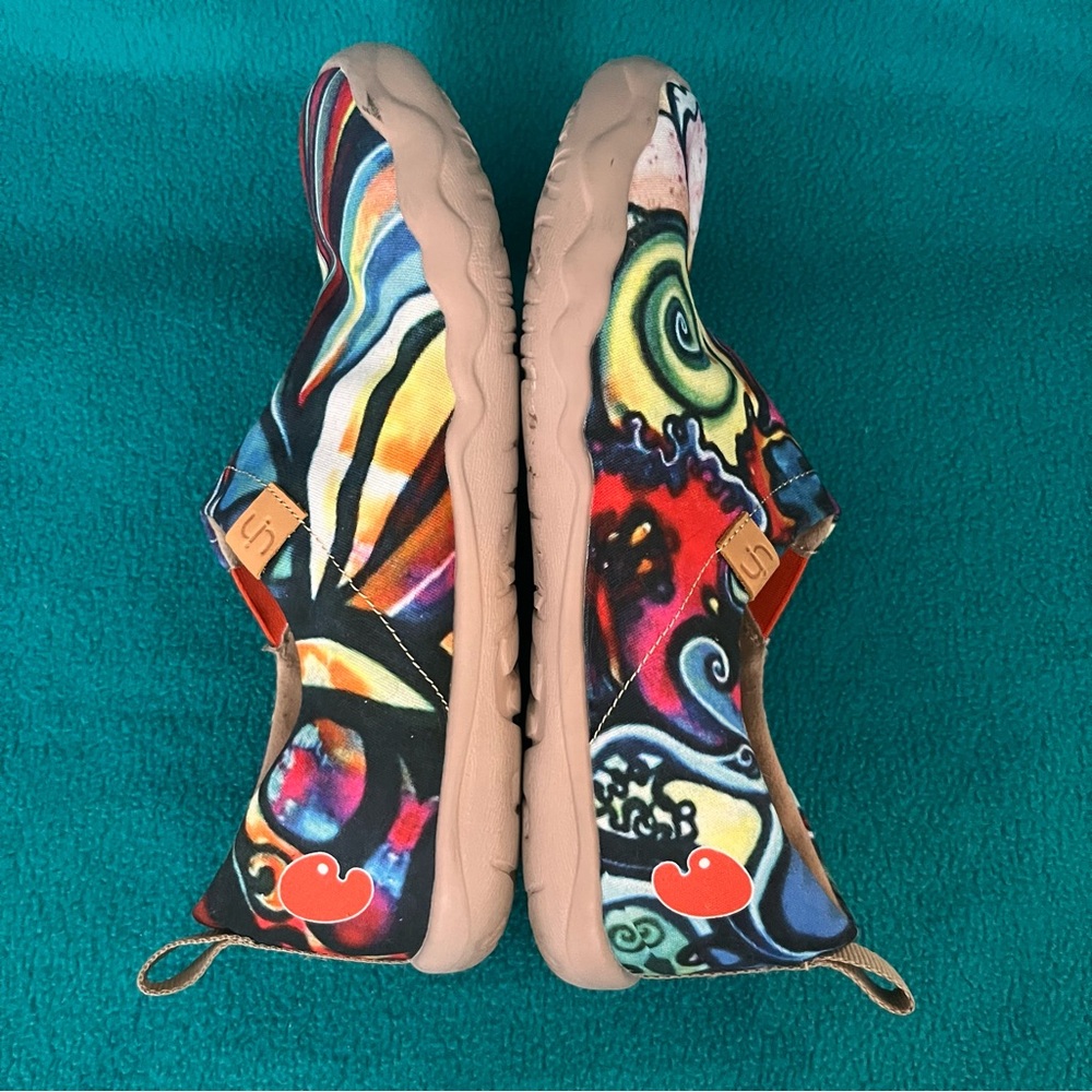 UIN Colorful Abstract Slip-On Women's Shoes Sz 9 - Picture 3 of 12